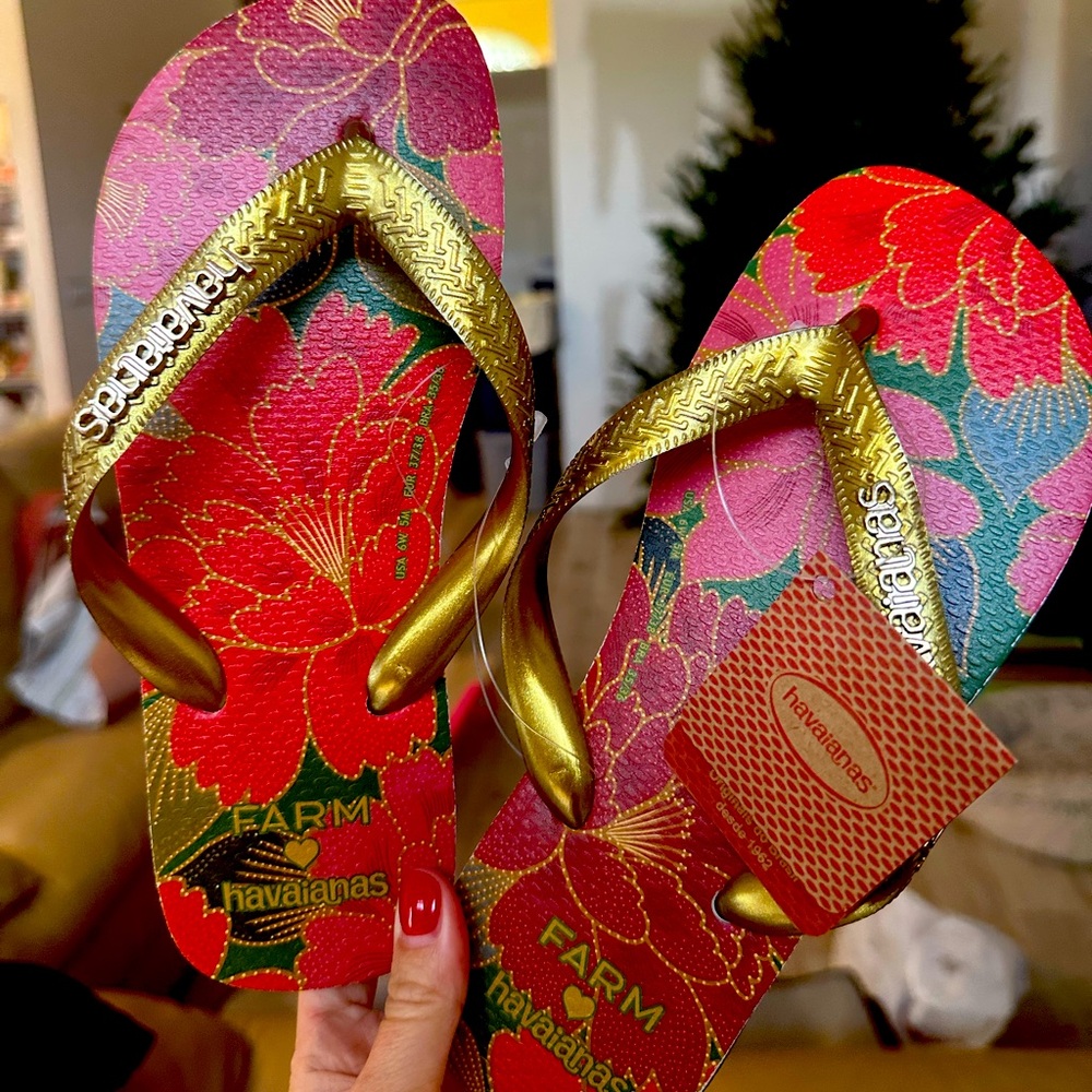 HAVAIANAS X FARM RIO SANDALS
